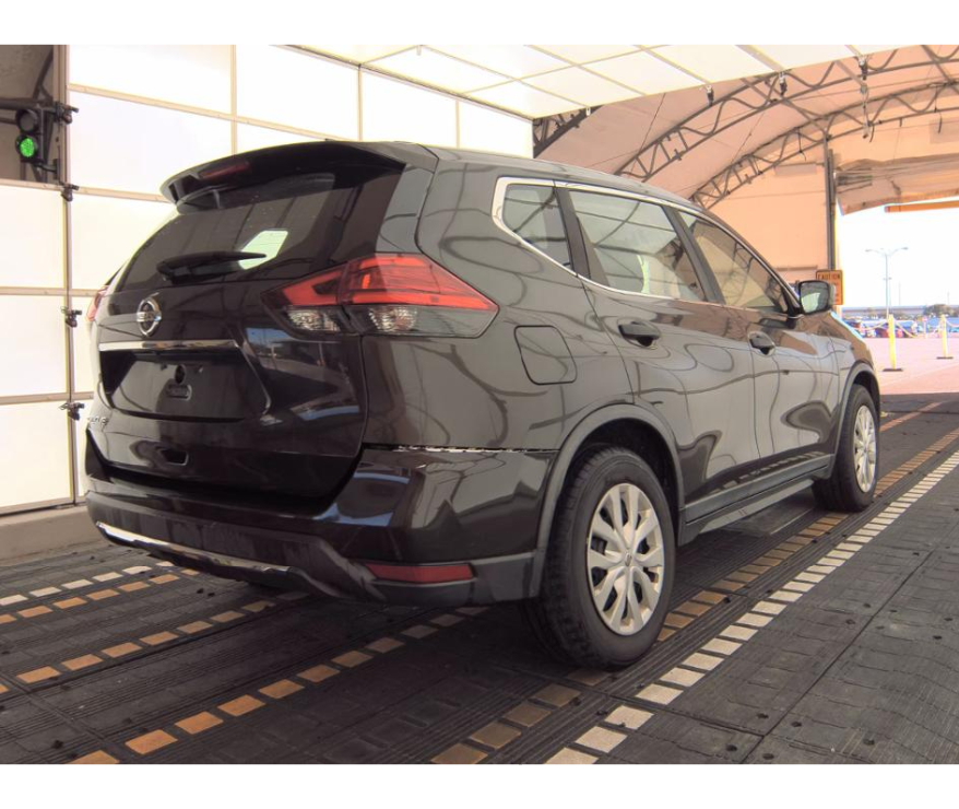 2017 Nissan Rogue S photo 3