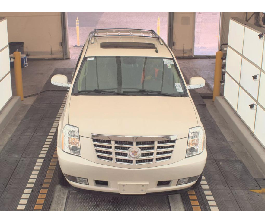 2013 Cadillac Escalade Luxury photo 4