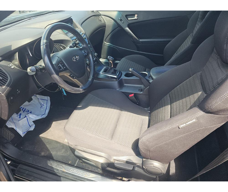 2013 Hyundai Genesis Coupe 2.0T photo 7