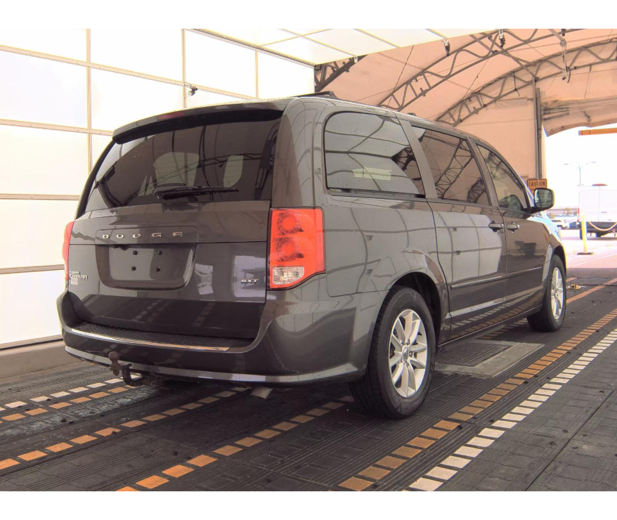 2015 Dodge Grand Caravan SXT photo 2