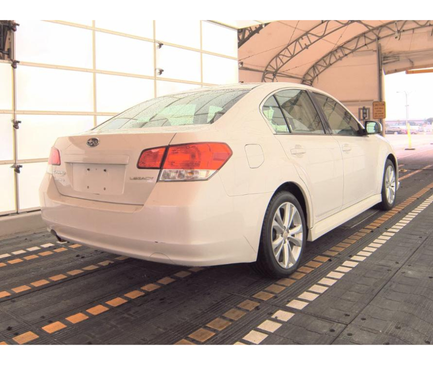 2013 Subaru Legacy Premium photo 3