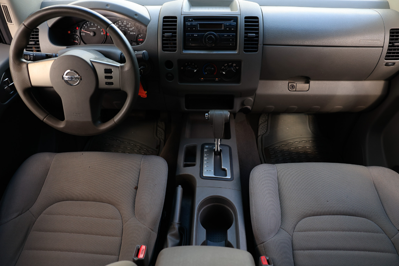 2008 Nissan Frontier SE photo 2