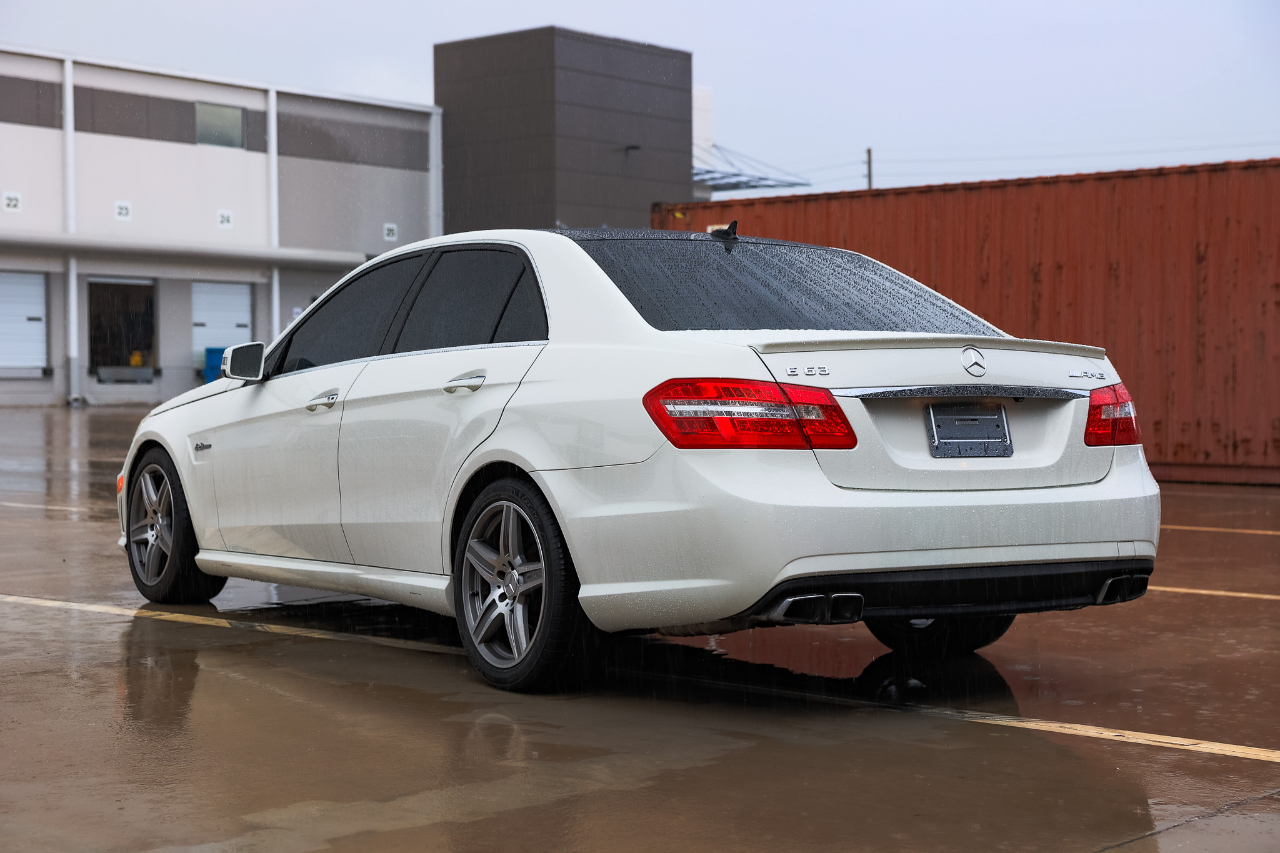 2010 Mercedes Benz E 63 AMG photo 3
