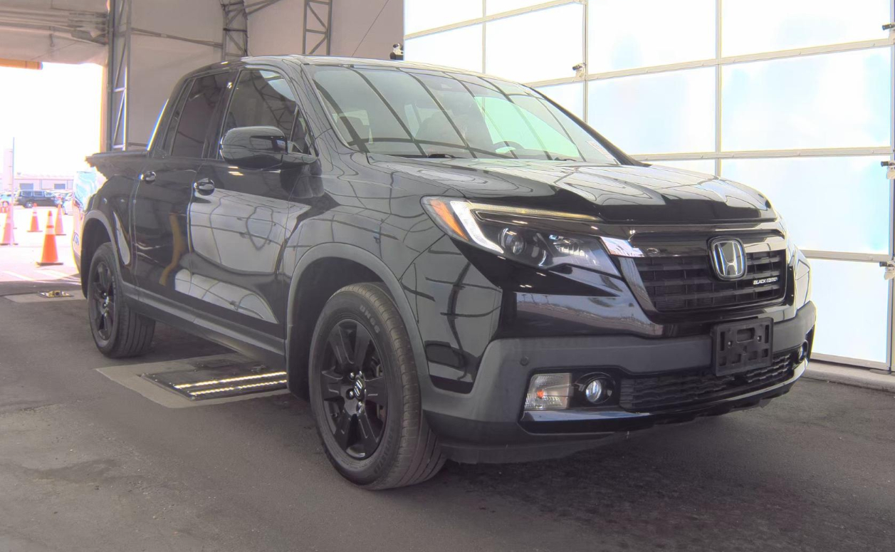 2018 Honda Ridgeline Black Edition photo 2