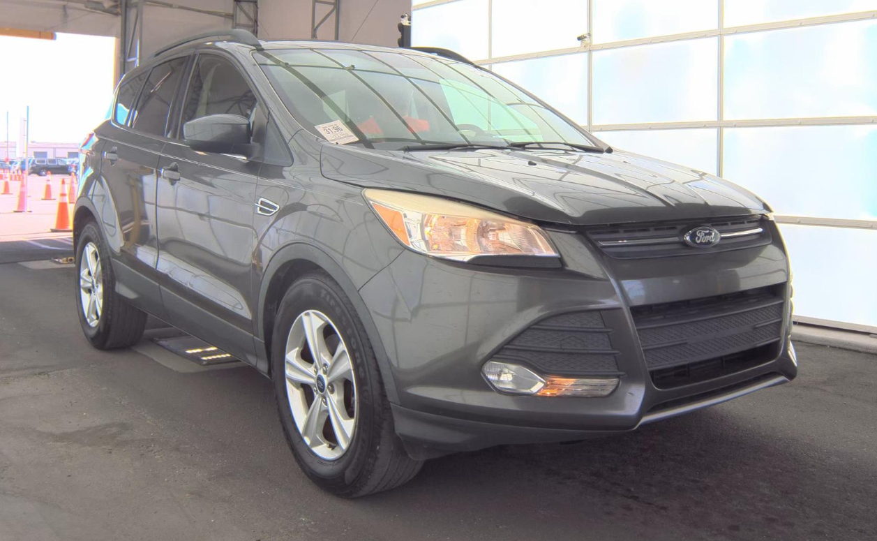 2015 Ford Escape SE photo 2