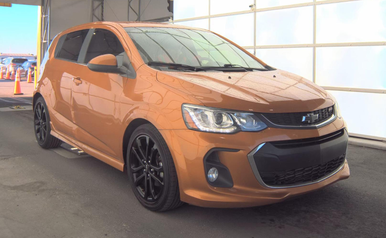 2018 Chevrolet Sonic Premier photo 3
