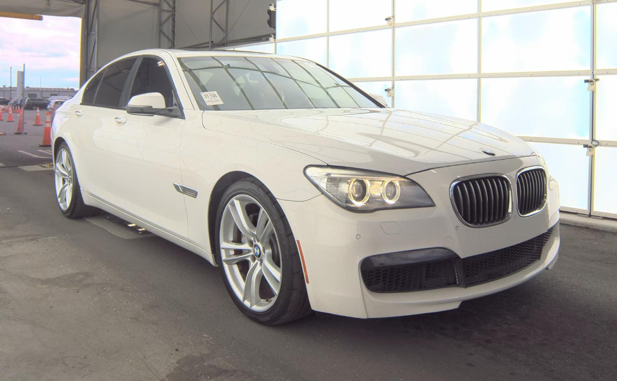 2013 Bmw 740i Sedan photo 2