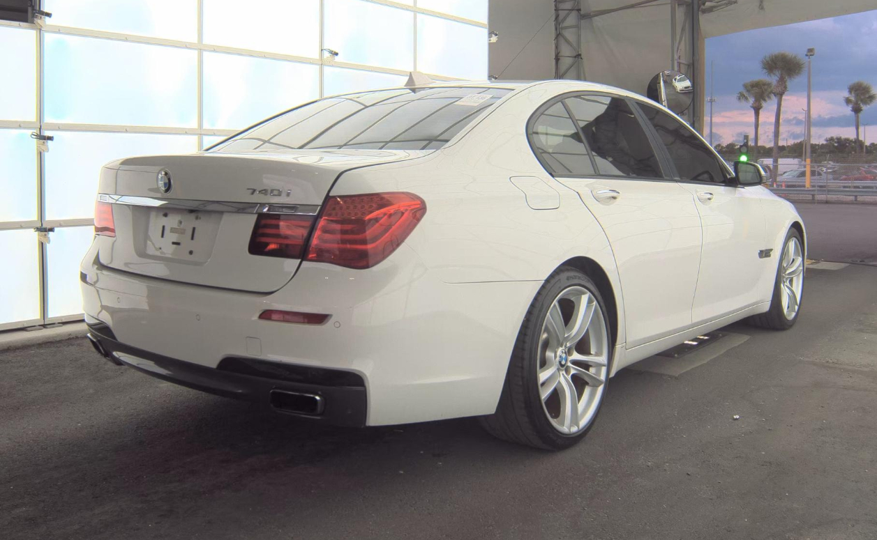 2013 Bmw 740i Sedan photo 3