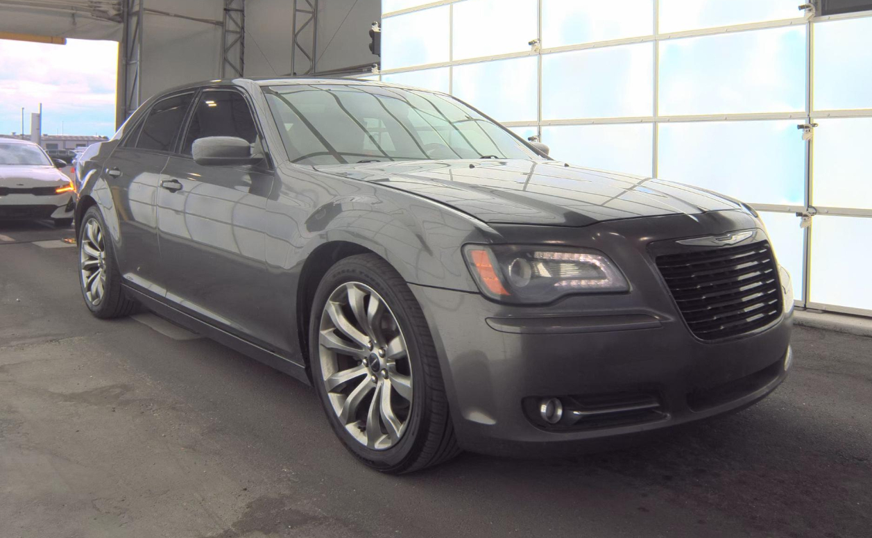 2014 Chrysler 300 C S photo 2