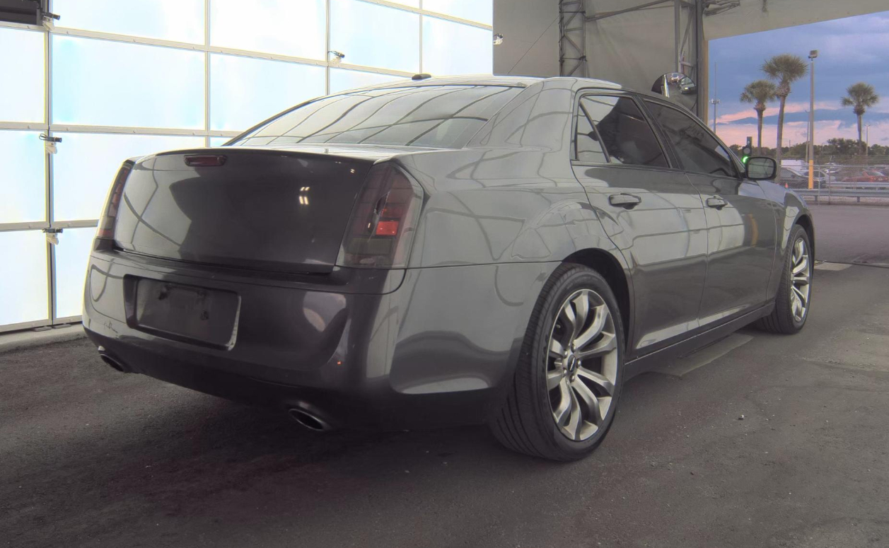 2014 Chrysler 300 C S photo 3