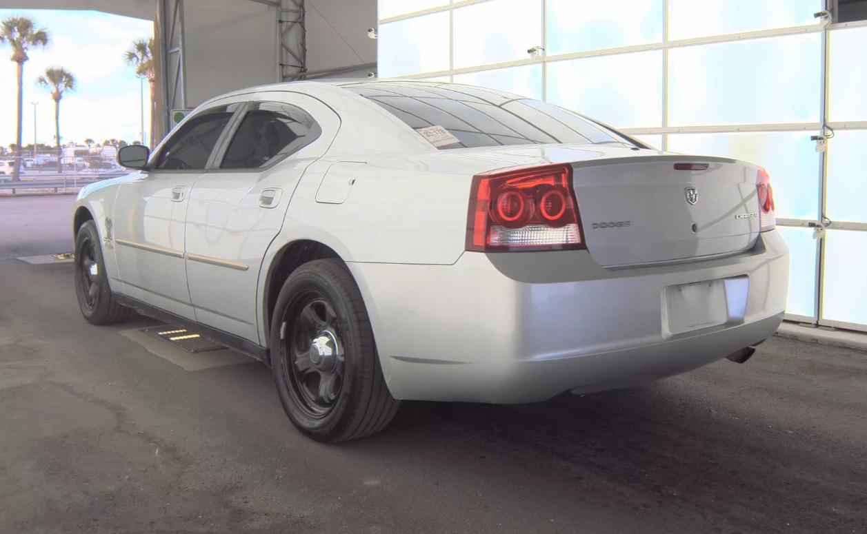 2010 Dodge Charger photo 4