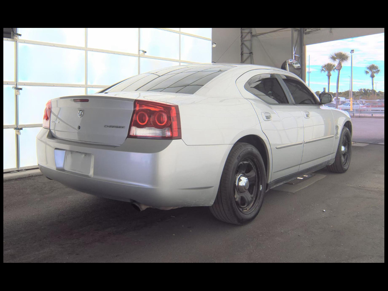 2010 Dodge Charger photo 3