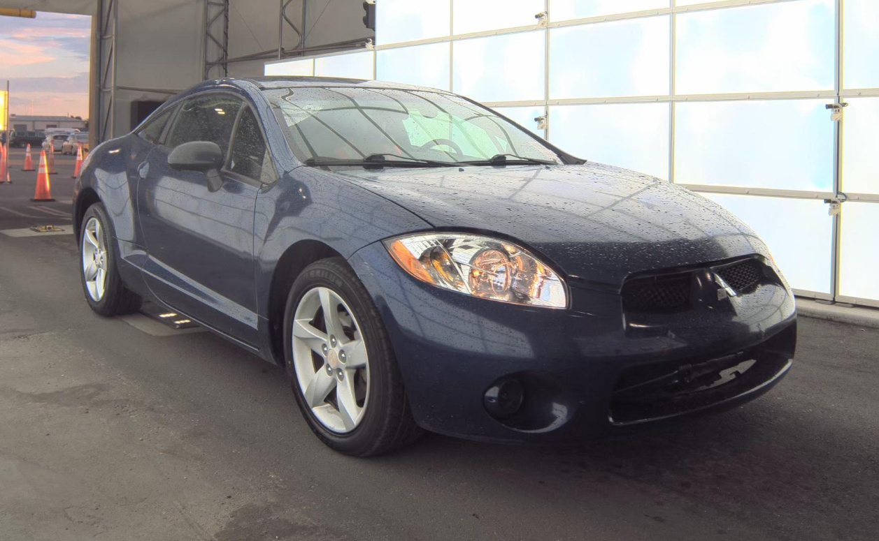2009 Mitsubishi Eclipse GS photo 2