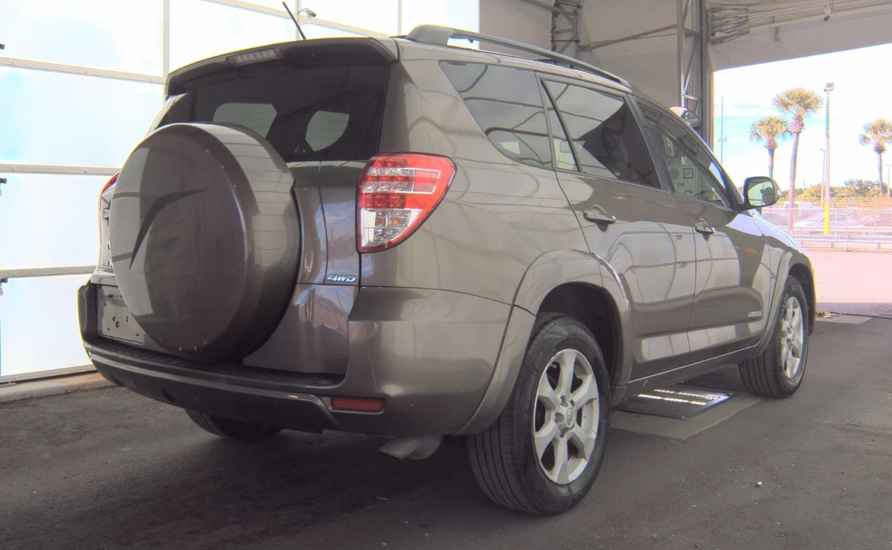 2009 Toyota RAV4 Limited photo 3