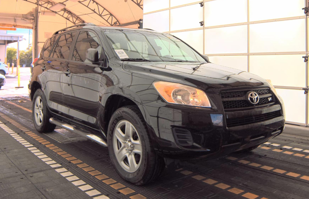 2011 Toyota RAV4 photo 2