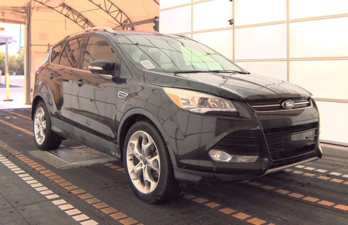 2015 Ford Escape Titanium photo 3