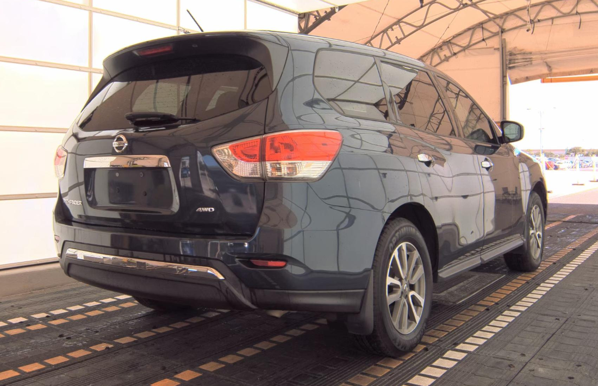 2013 Nissan Pathfinder S photo 3
