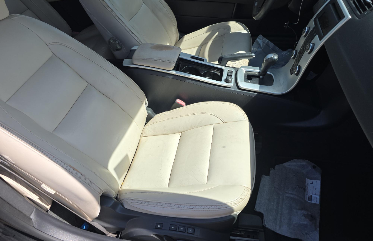 2012 Volvo C70 T5 photo 8