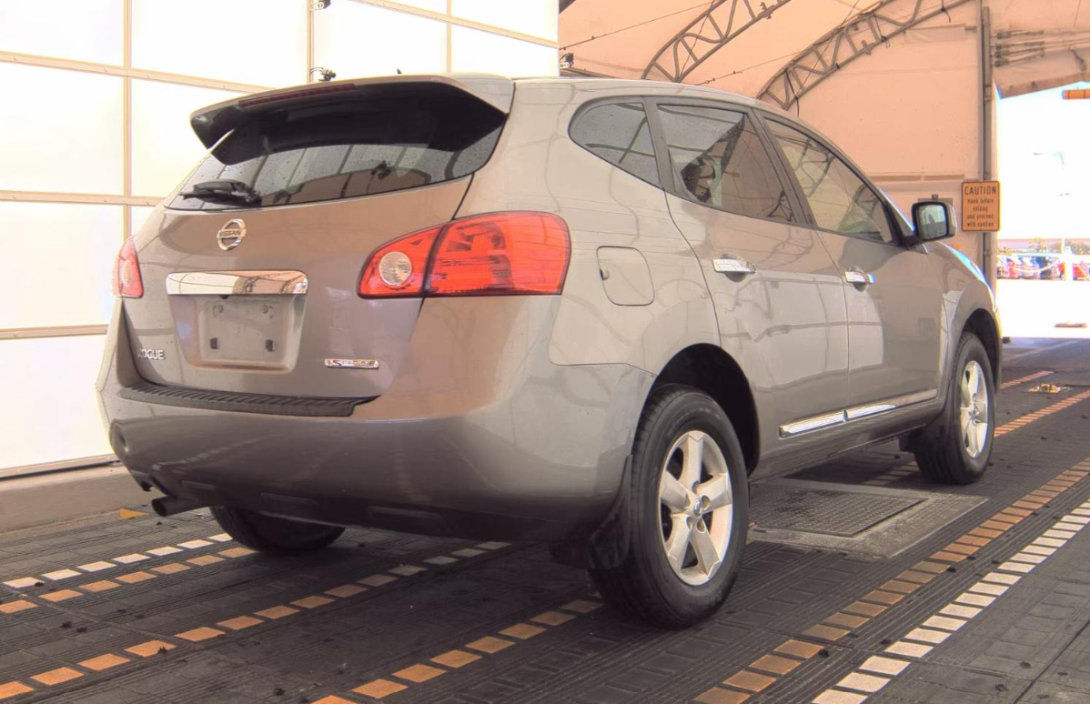 2013 Nissan Rogue S photo 3