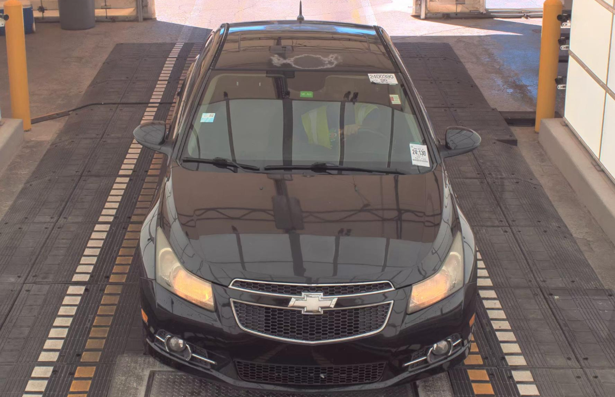 2014 Chevrolet Cruze LTZ photo 2