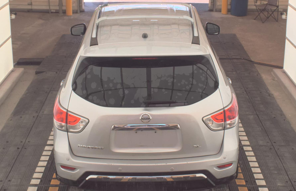 2013 Nissan Pathfinder SL photo 4