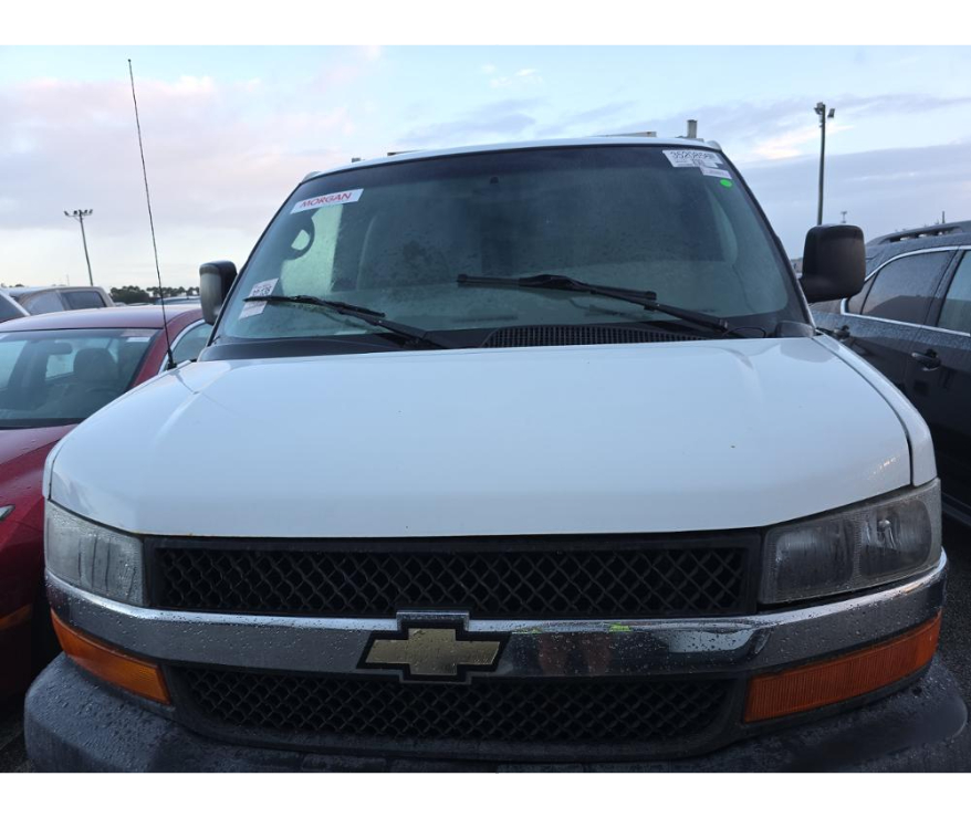 2013 Chevrolet Express 3500 Cutaway photo 3