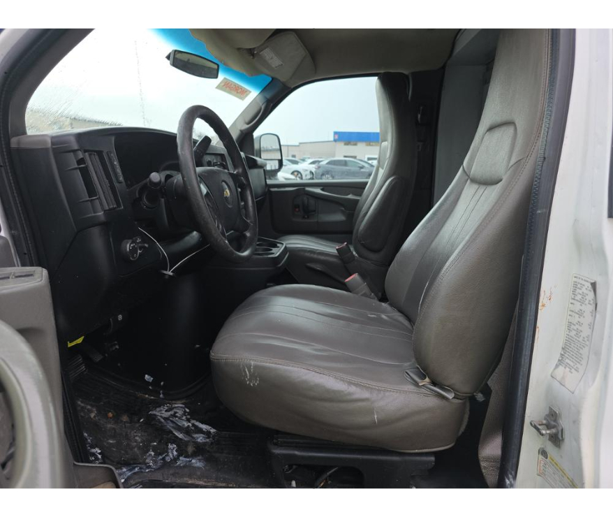 2013 Chevrolet Express 3500 Cutaway photo 4