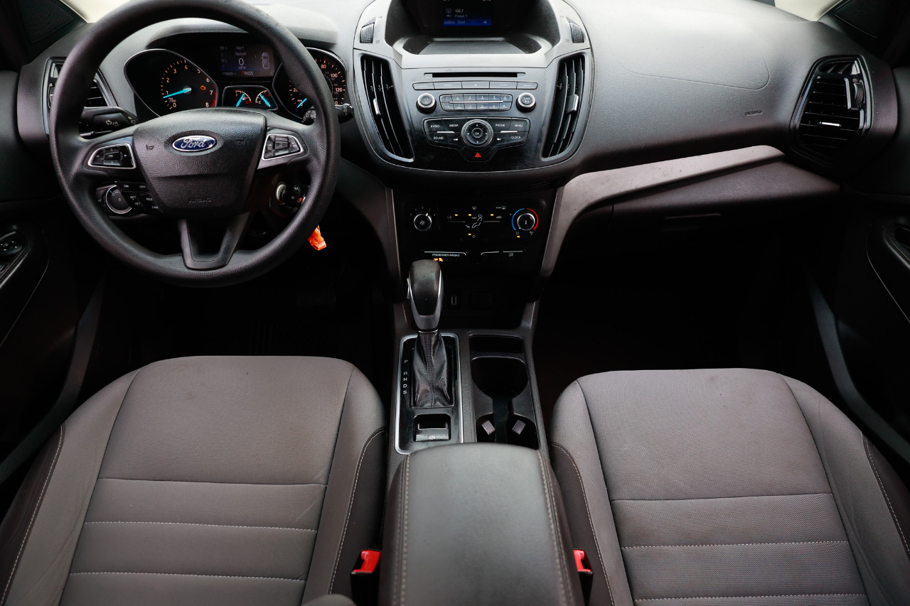2017 Ford Escape S photo 2