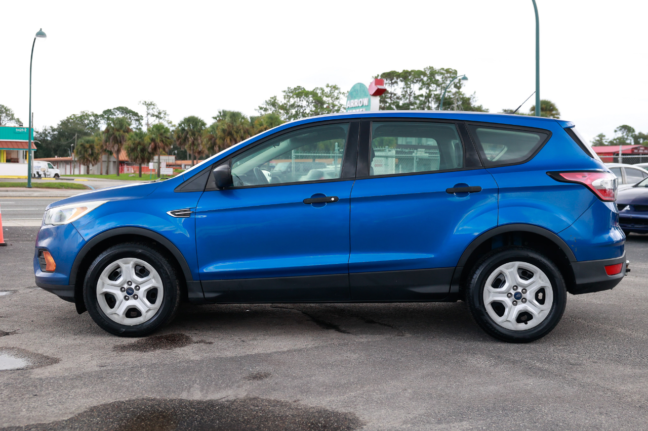 2017 Ford Escape S photo 3