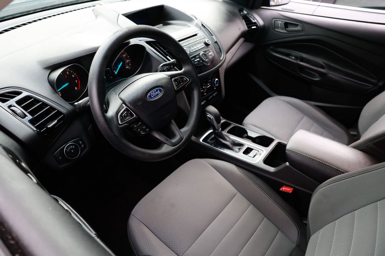 2017 Ford Escape S photo 4