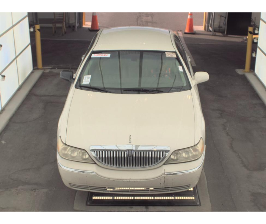 2006 Lincoln Town Car Signature photo 4