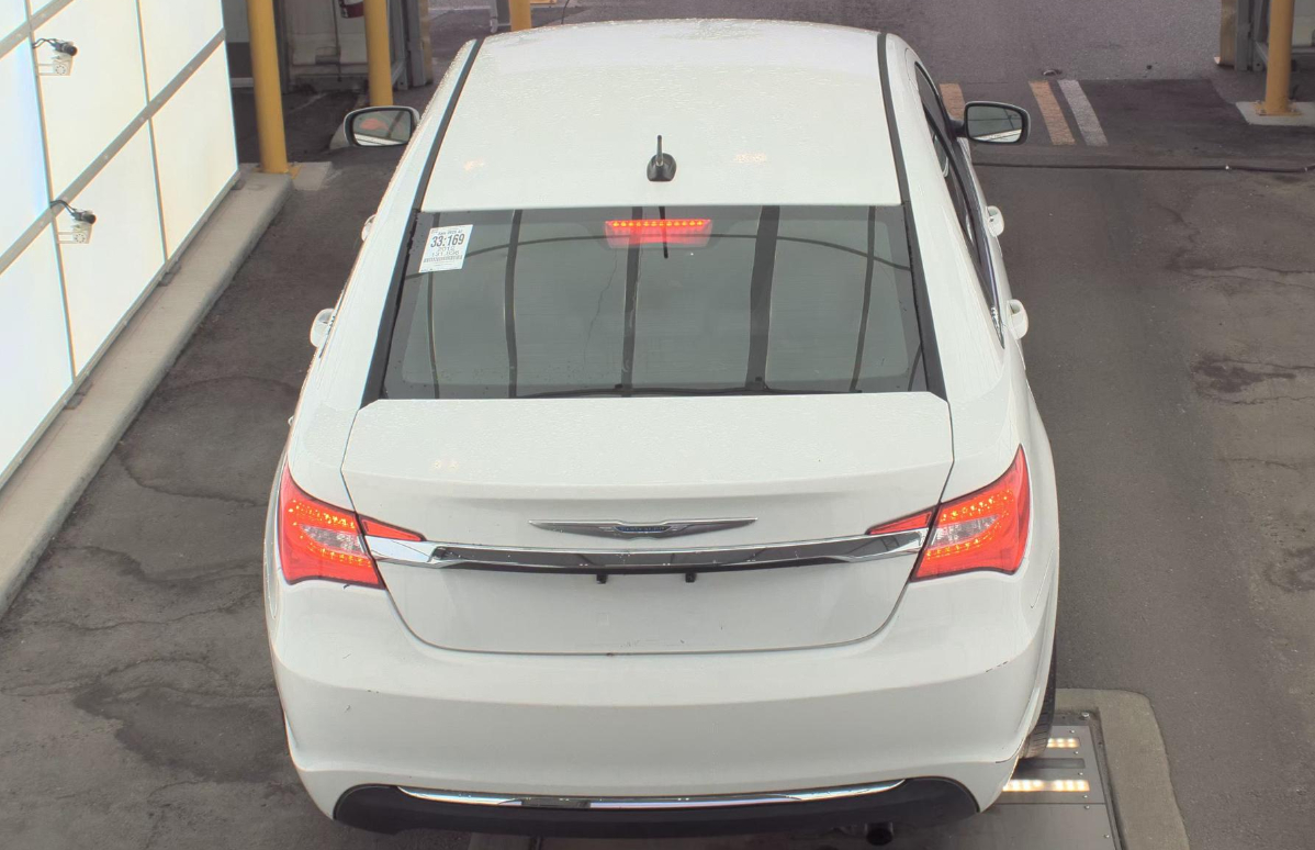 2012 Chrysler 200 LX photo 3