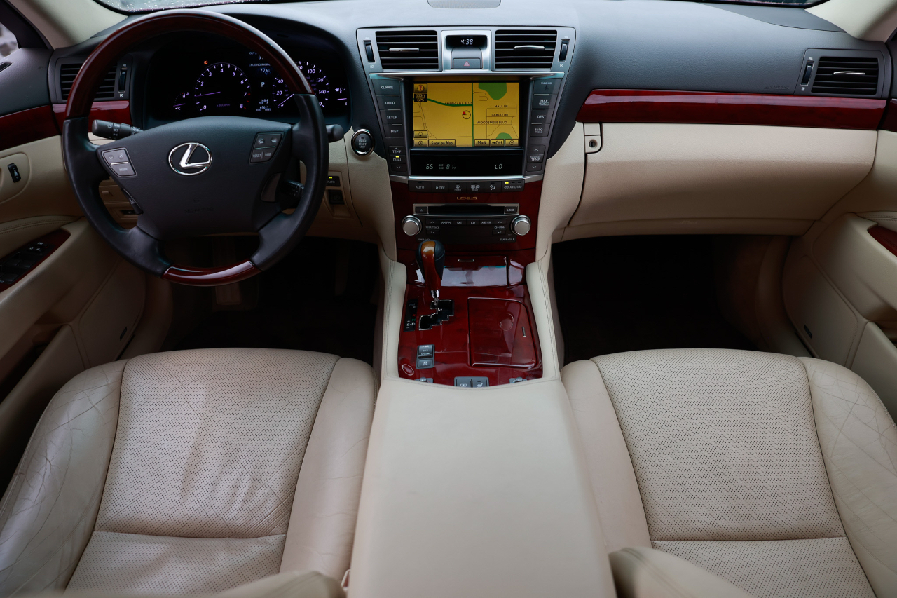 Lexus LS 460  2010 Lexus LS 460  2010