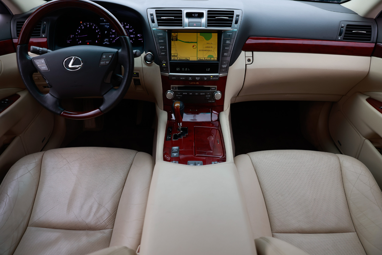 Lexus LS 460  2010 Lexus LS 460  2010