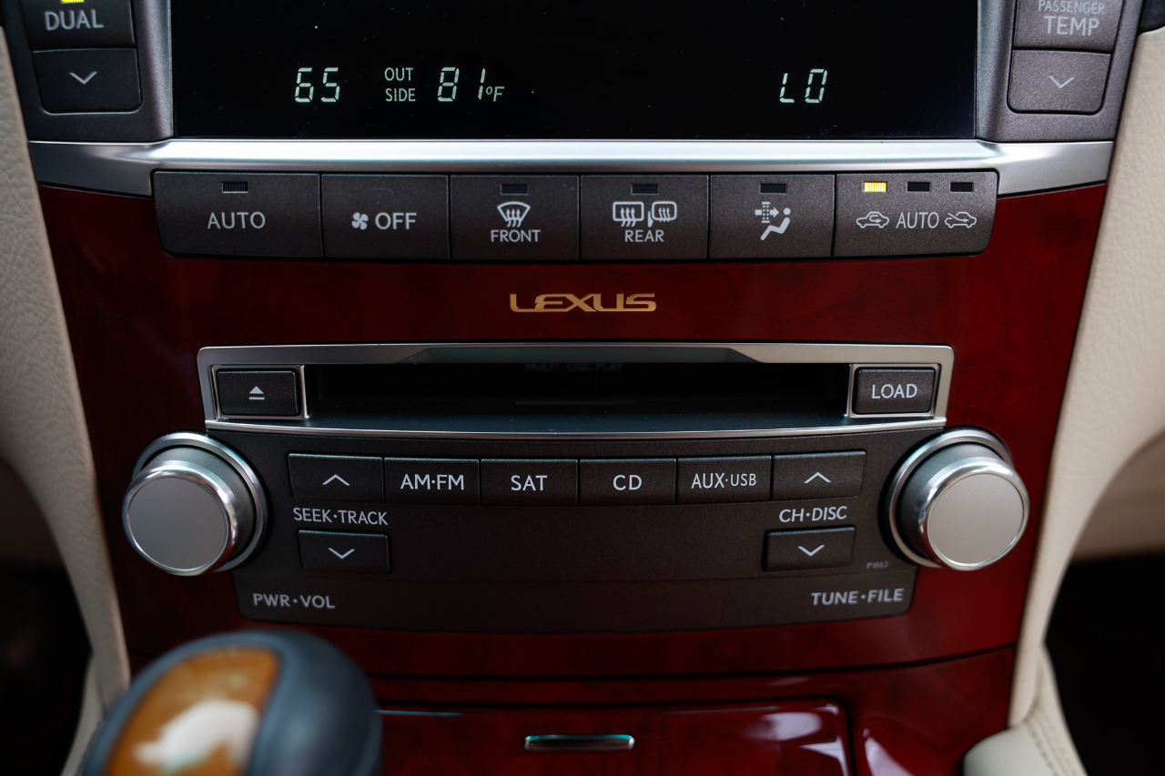 Lexus LS 460  2010 Lexus LS 460  2010