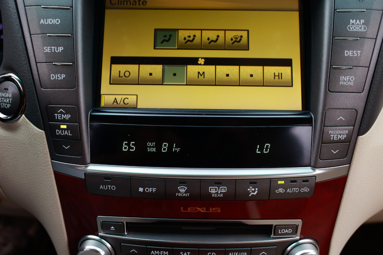 Lexus LS 460  2010 Lexus LS 460  2010