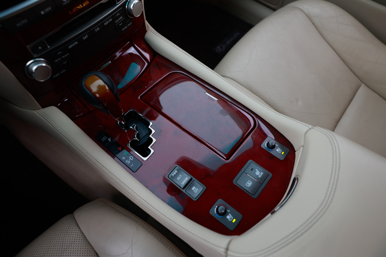 Lexus LS 460  2010 Lexus LS 460  2010