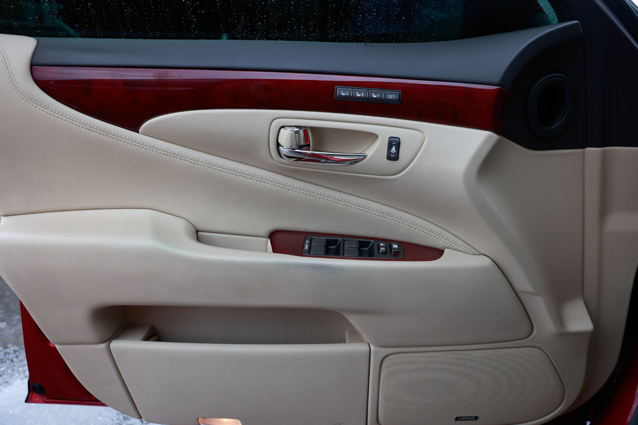 Lexus LS 460  2010 Lexus LS 460  2010