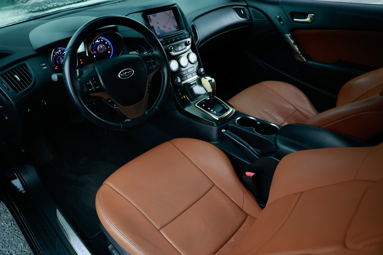 Hyundai Genesis Coupe  2013 Hyundai Genesis Coupe  2013