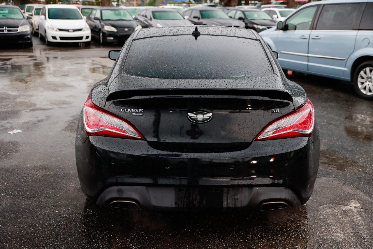 Hyundai Genesis Coupe  2013 Hyundai Genesis Coupe  2013