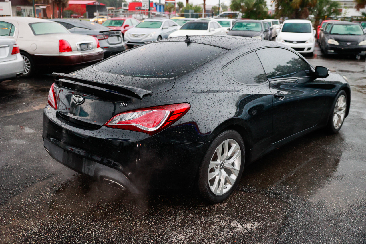Hyundai Genesis Coupe  2013 Hyundai Genesis Coupe  2013