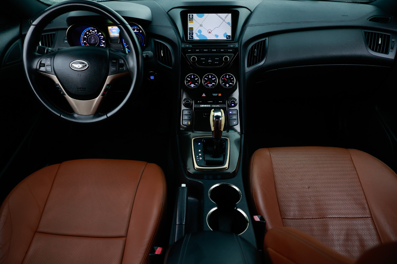 Hyundai Genesis Coupe  2013 Hyundai Genesis Coupe  2013