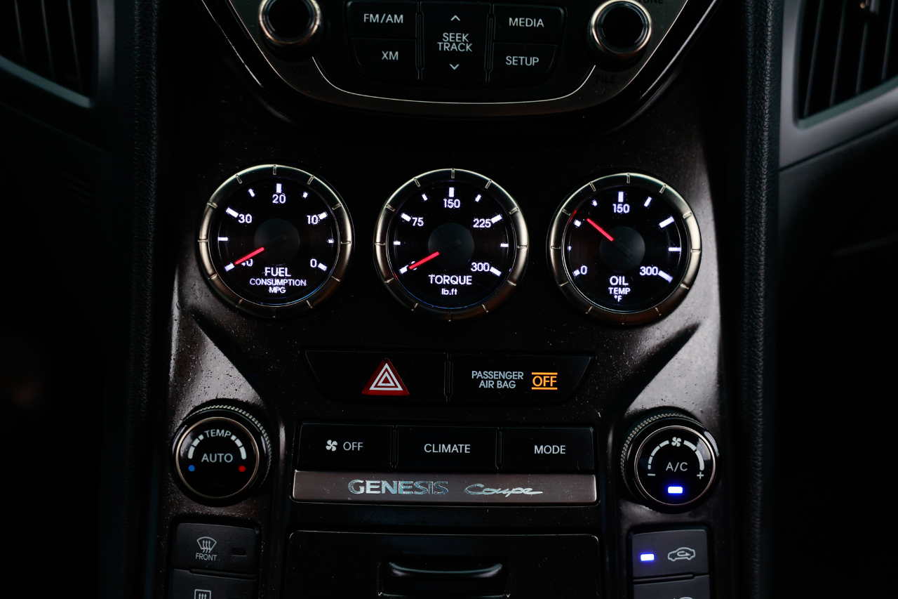 Hyundai Genesis Coupe  2013 Hyundai Genesis Coupe  2013