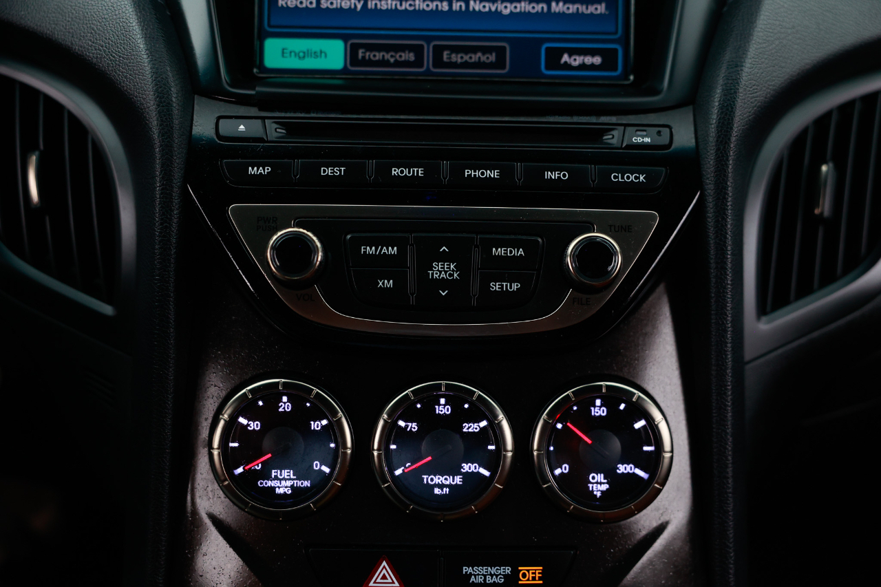 Hyundai Genesis Coupe  2013 Hyundai Genesis Coupe  2013