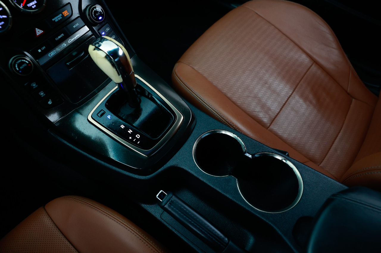 Hyundai Genesis Coupe  2013 Hyundai Genesis Coupe  2013