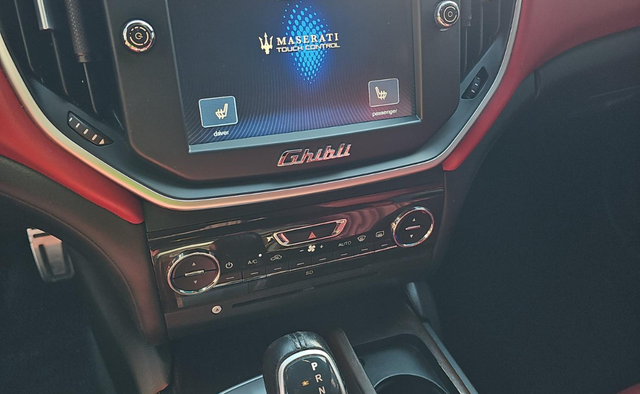 Maserati Ghibli  2016 Maserati Ghibli  2016