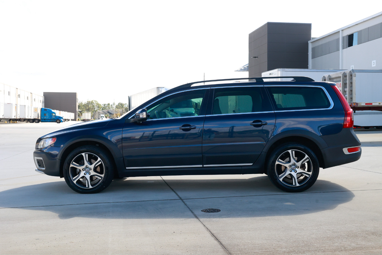 Volvo XC70  2013 Volvo XC70  2013