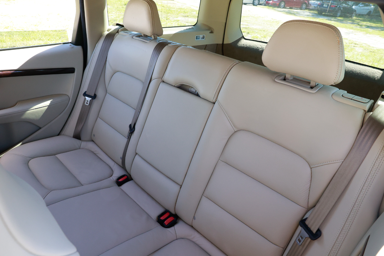 Volvo XC70  2013 Volvo XC70  2013