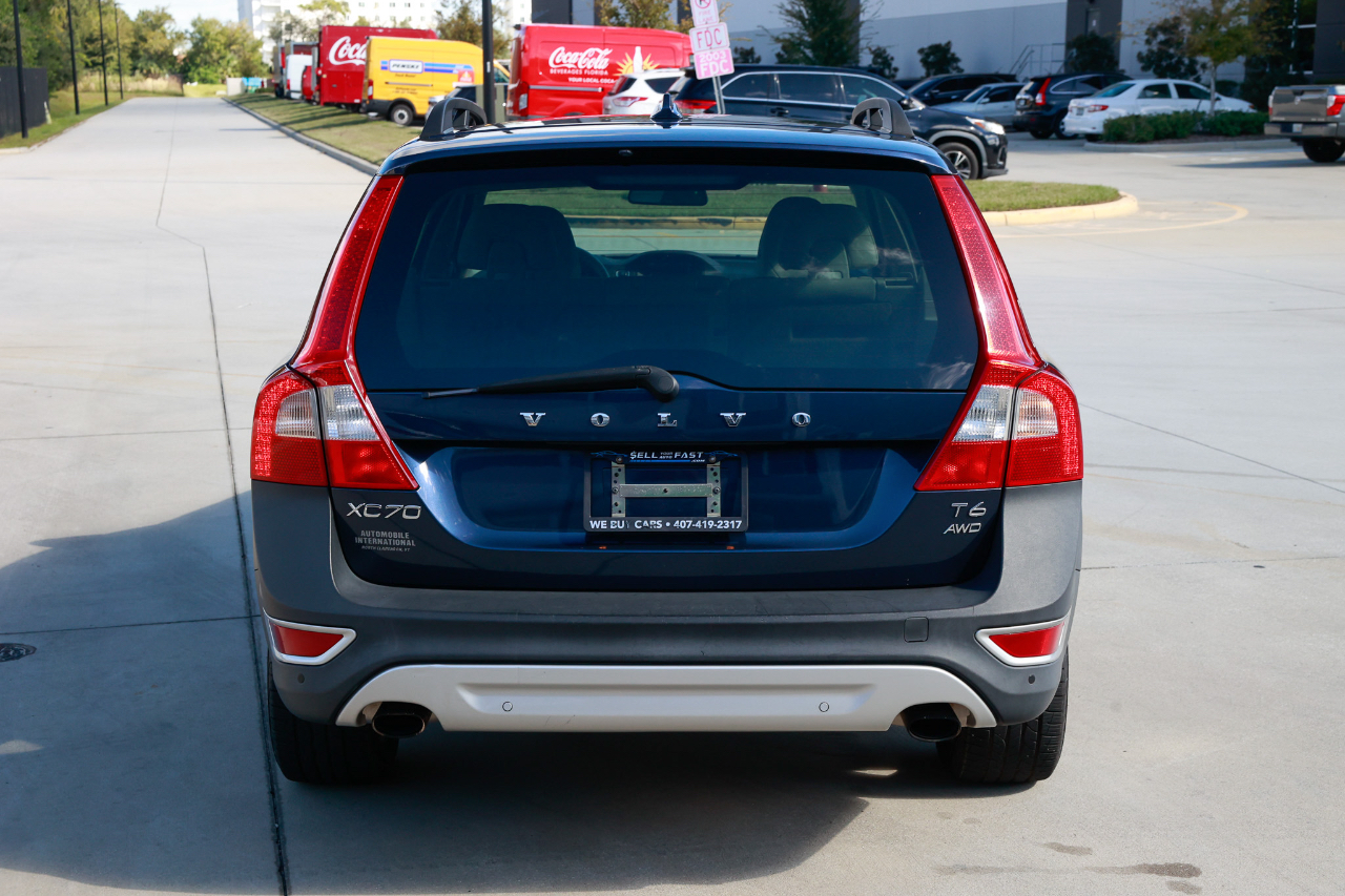 Volvo XC70  2013 Volvo XC70  2013