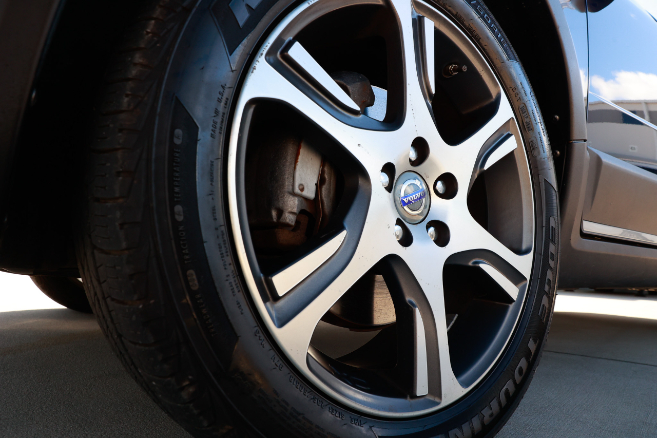 Volvo XC70  2013 Volvo XC70  2013